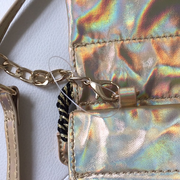 NWT Kendall & Kylie Gold Holographic Pouch Purse - Picture 8 of 8